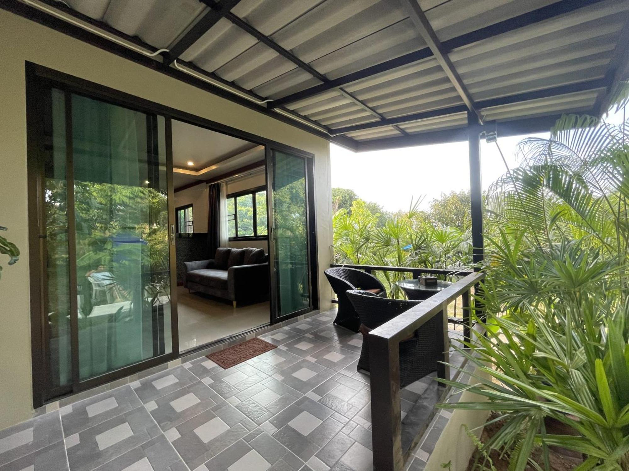 Hotel Bang Po Hut à Ban Bang Po Extérieur photo