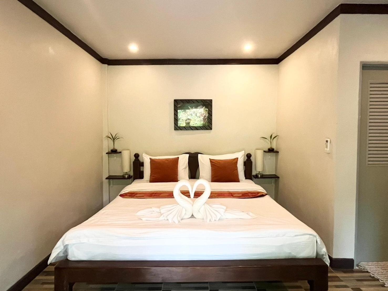 Hotel Bang Po Hut à Ban Bang Po Extérieur photo