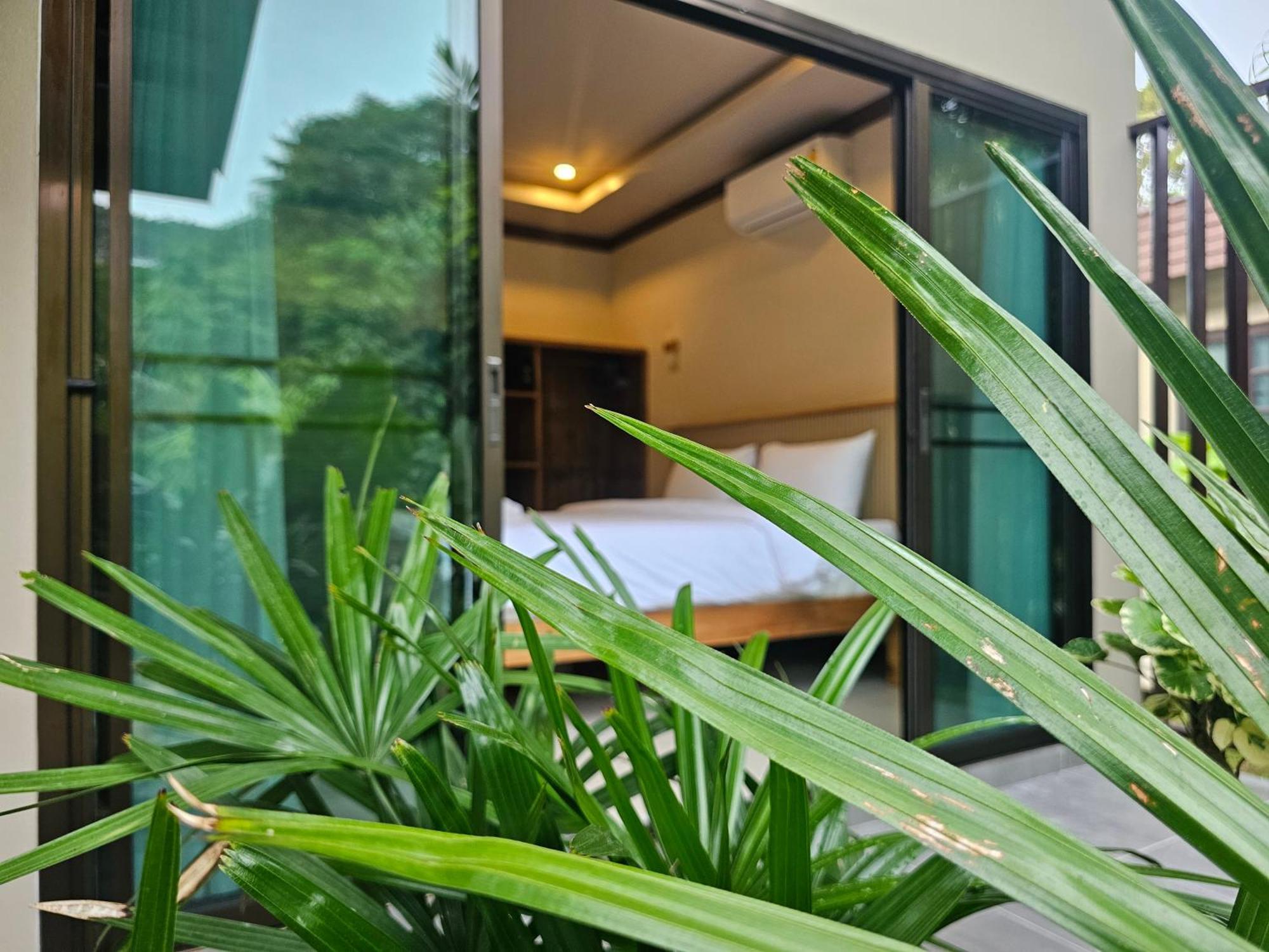 Hotel Bang Po Hut à Ban Bang Po Extérieur photo