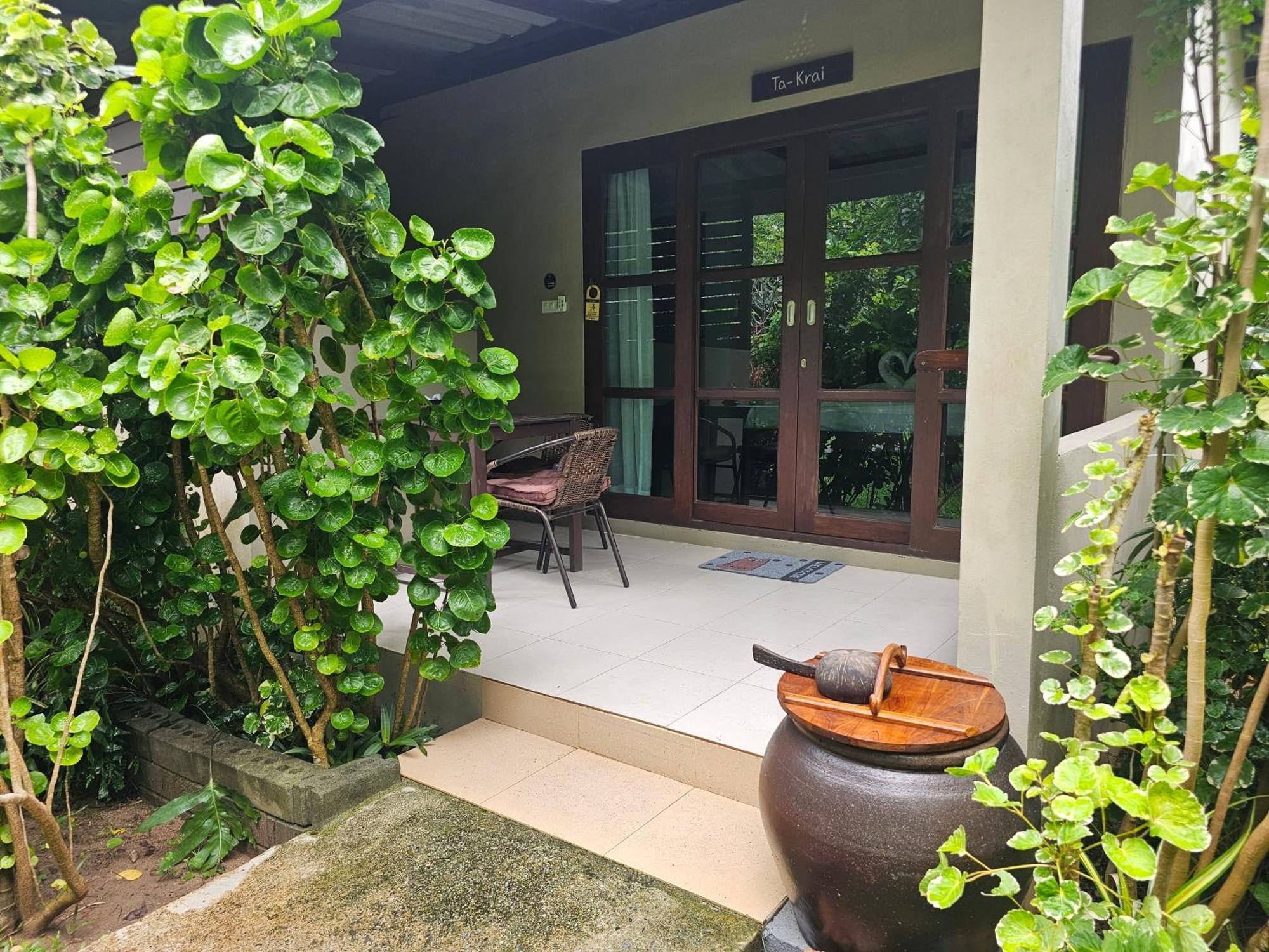 Hotel Bang Po Hut à Ban Bang Po Extérieur photo