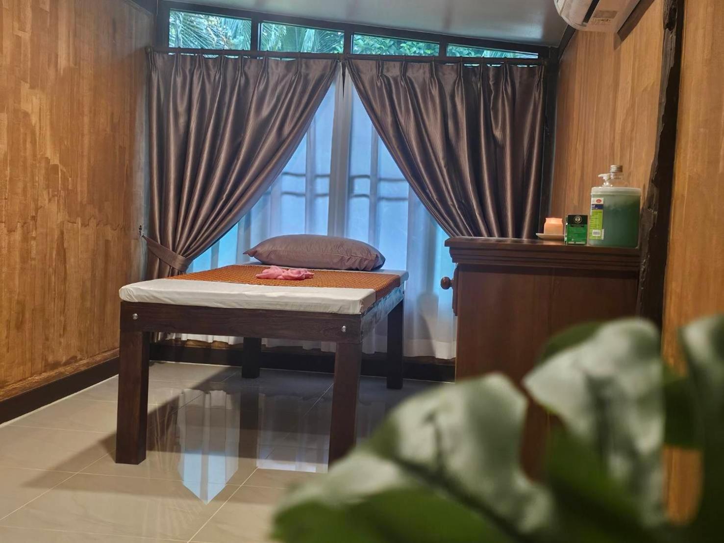 Hotel Bang Po Hut à Ban Bang Po Extérieur photo