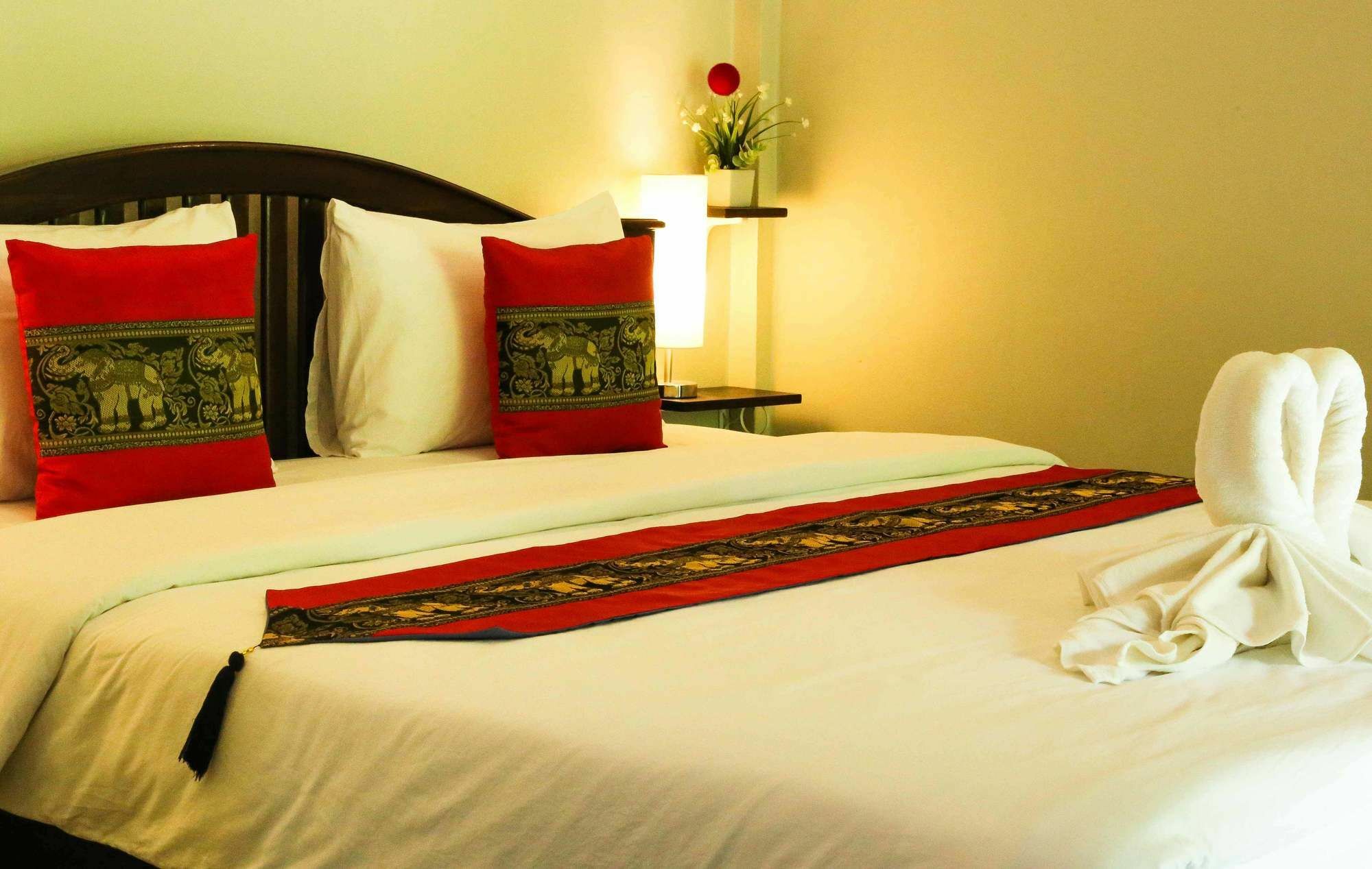 Hotel Bang Po Hut à Ban Bang Po Extérieur photo